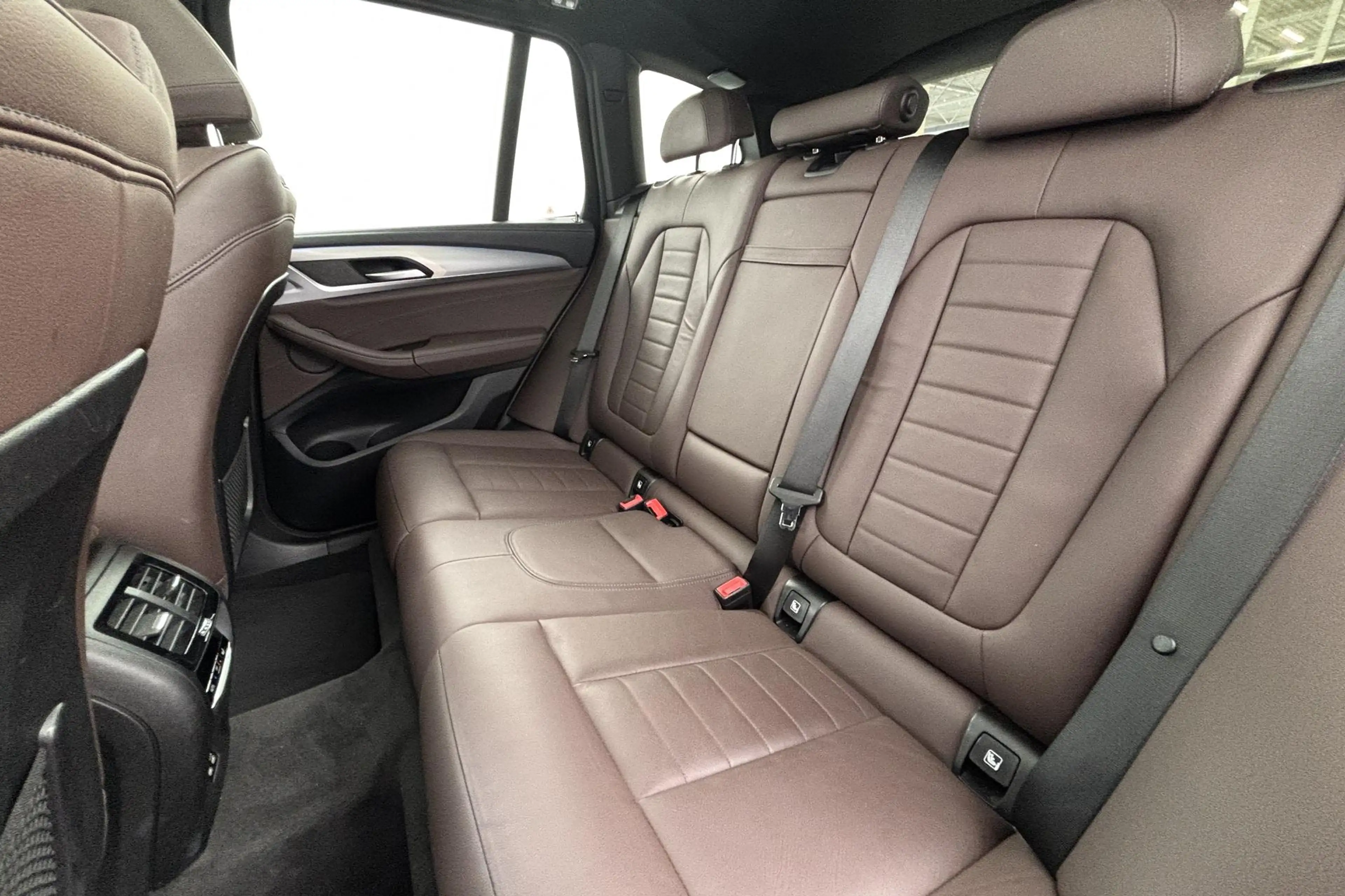 BMW iX3 High Executive 80 kWh – kracht en luxe in balans — photo 2