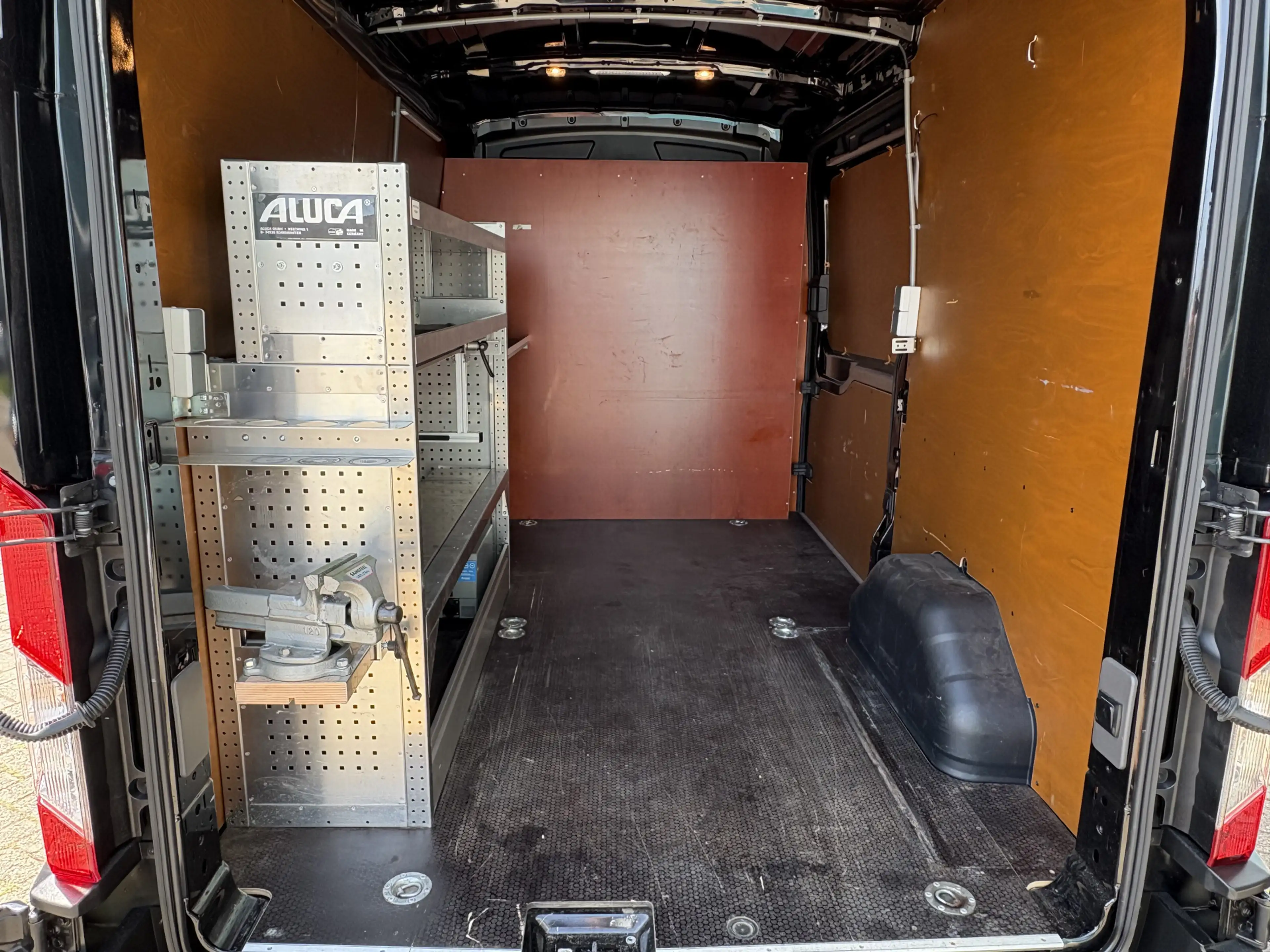 Ford Transit 310 2.0 130Pk TDCI L2H2 Trend / Cruise / Airco / T — photo 10