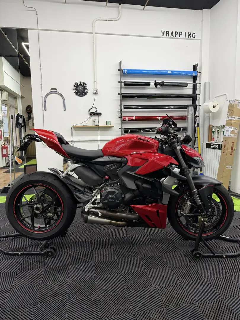 Ducati Streetfighter v2 - 2