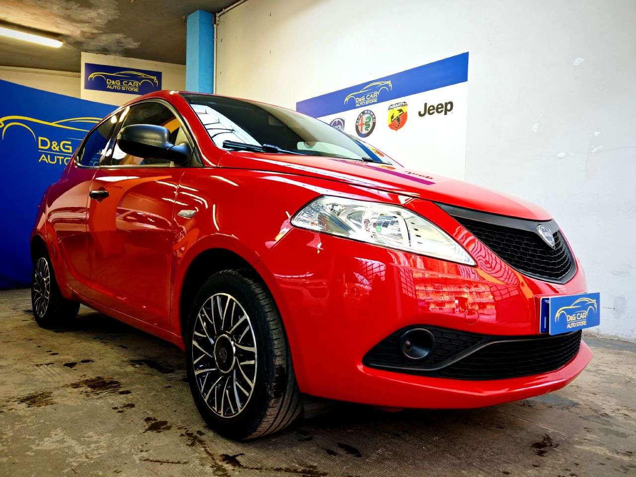 Lancia Ypsilon 1.0 Hybrid EcoChic