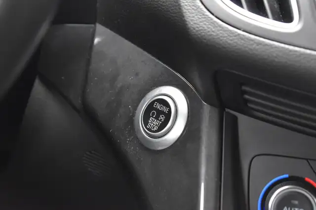 Ford C-Max view 28
