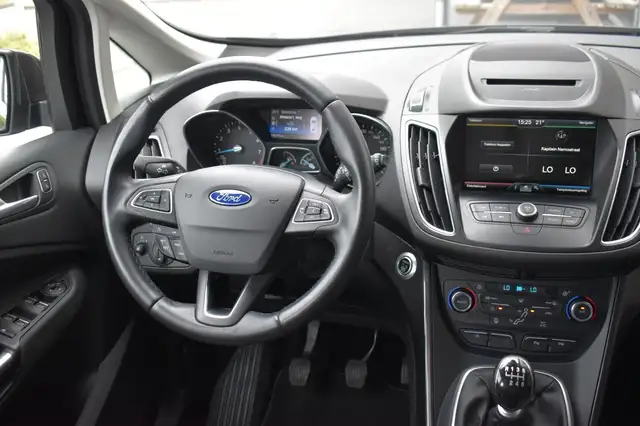 Ford C-Max view 18