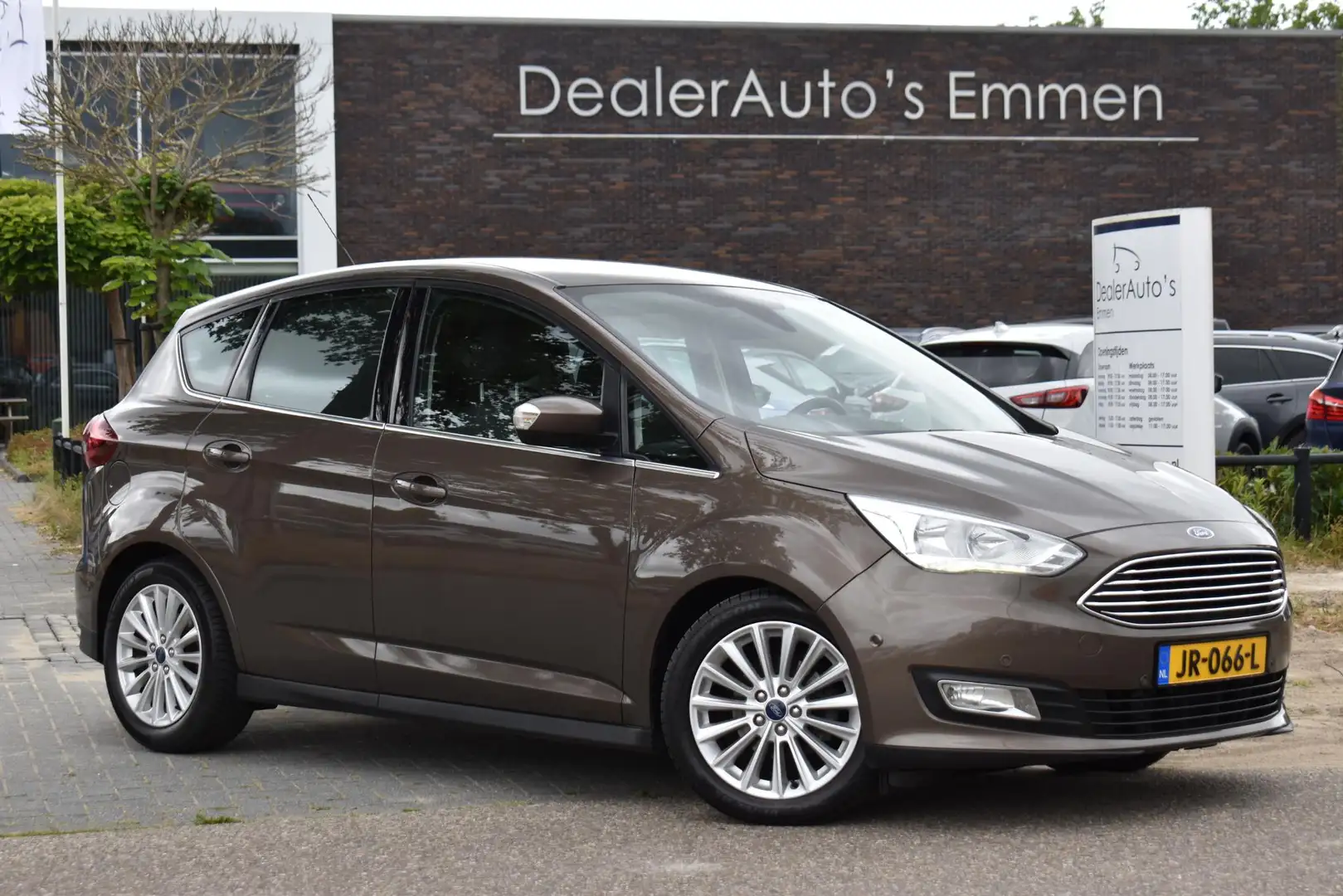 Ford C-Max 125PK Titanium ECC LMV NAVI TREKHAAK Bruin - 1