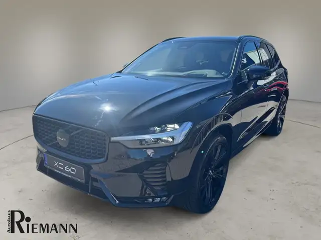 Volvo XC60 B4 Benzin AWD Ultimate Black Edition + Panoramadac