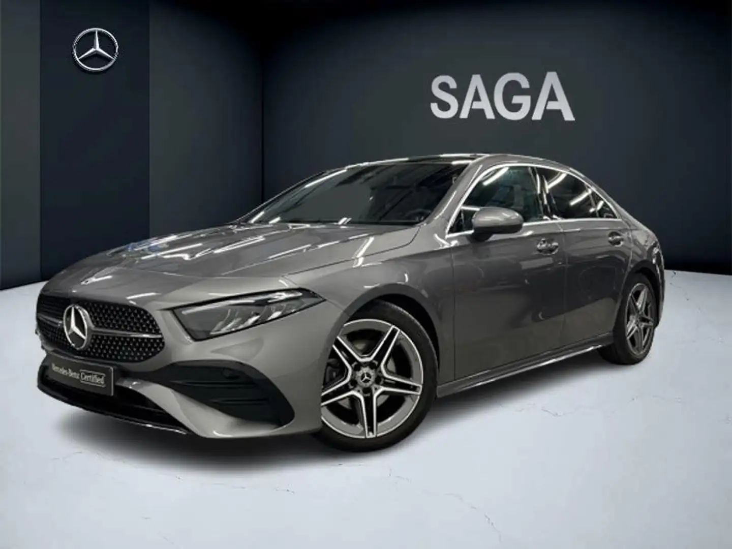 Mercedes-Benz A 180 AMG Line - 1