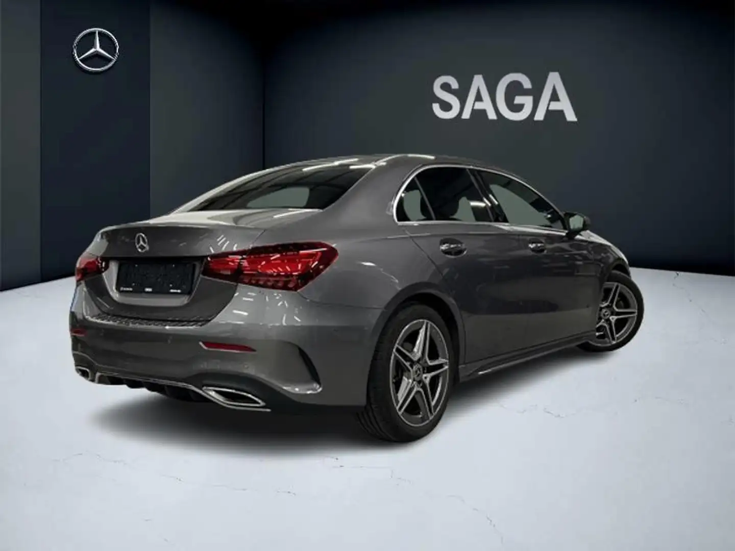 Mercedes-Benz A 180 AMG Line - 2