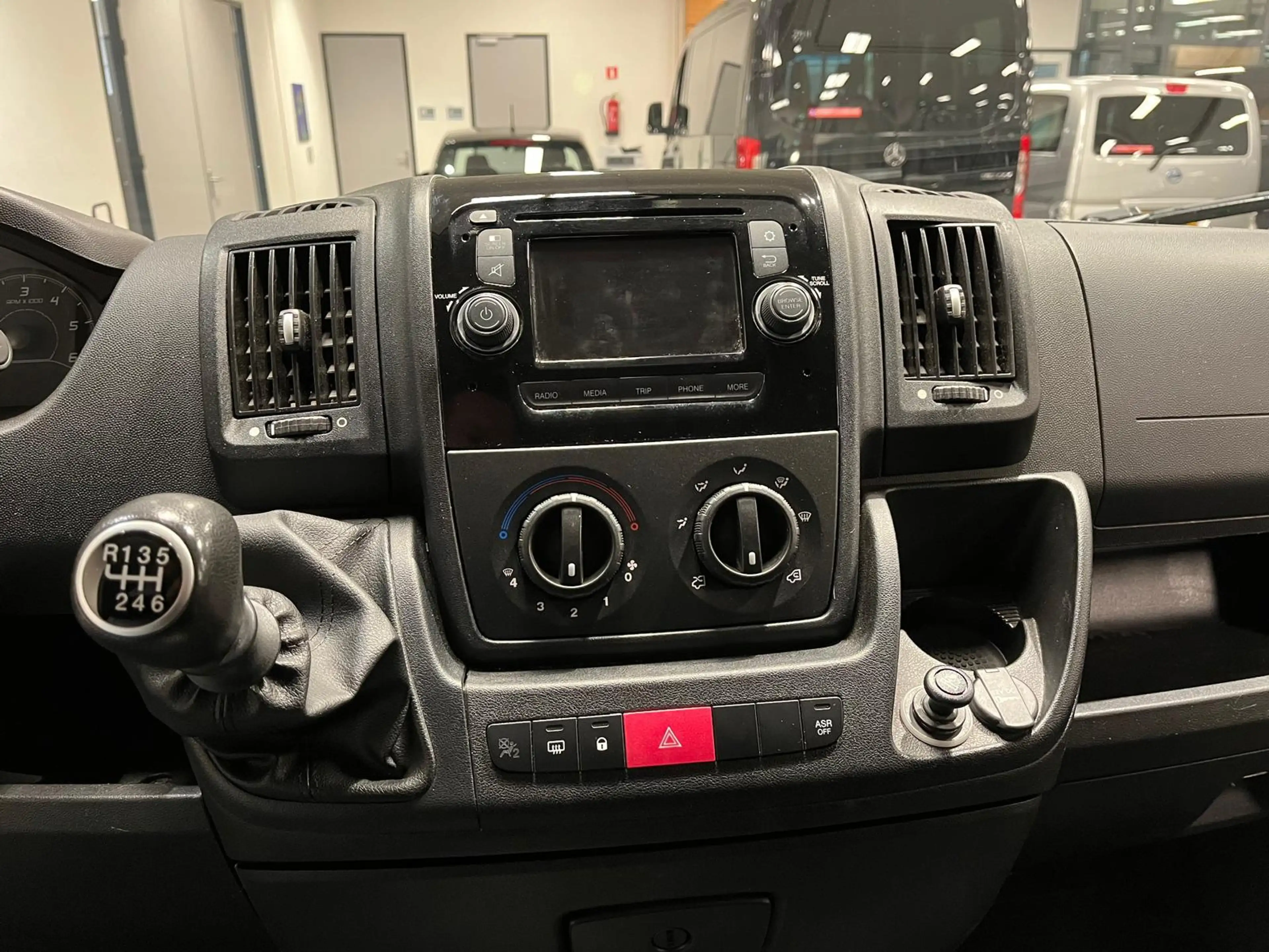 Citroen Jumper — photo 19