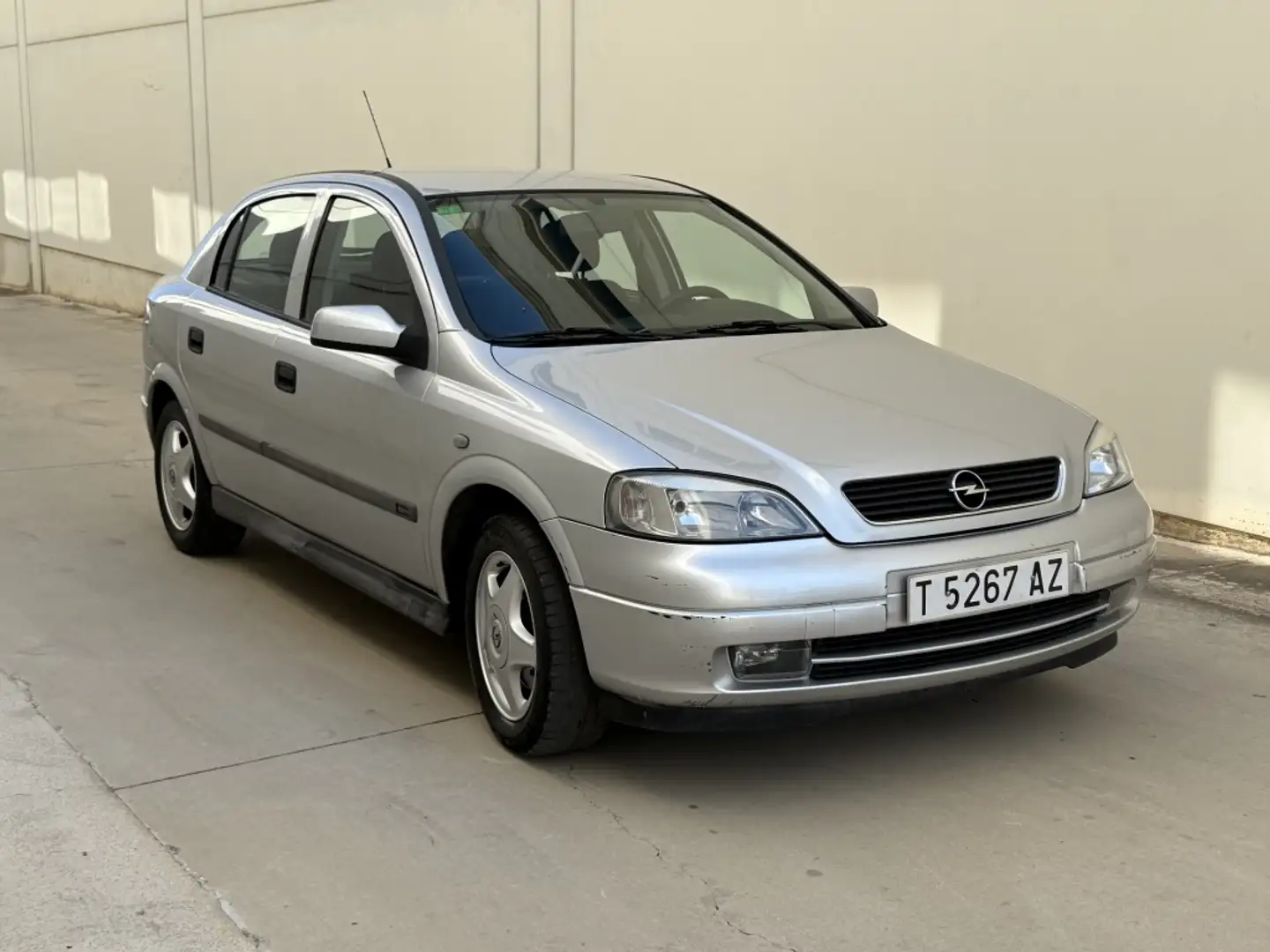 Opel Astra 1.8 16v Elegance Gris - 2