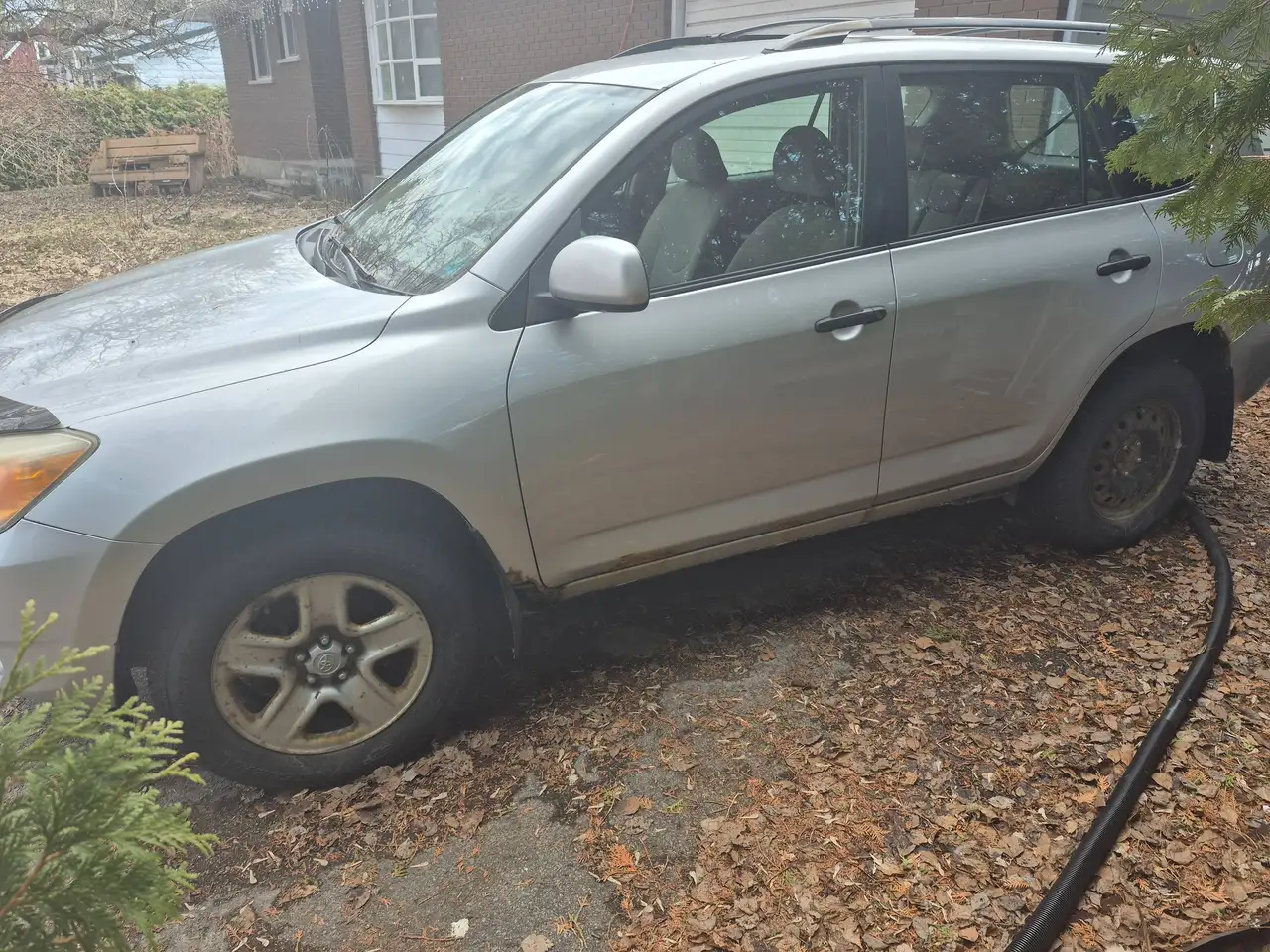 Toyota RAV 4 снимка Toyota RAV 4