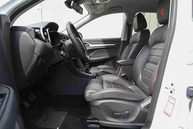 MG ZS view 13