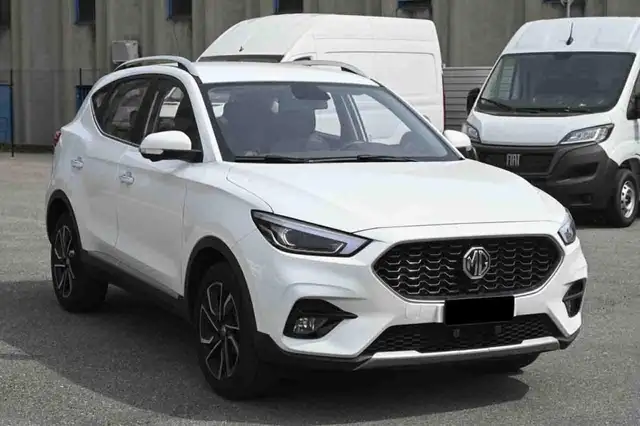MG ZS view 3