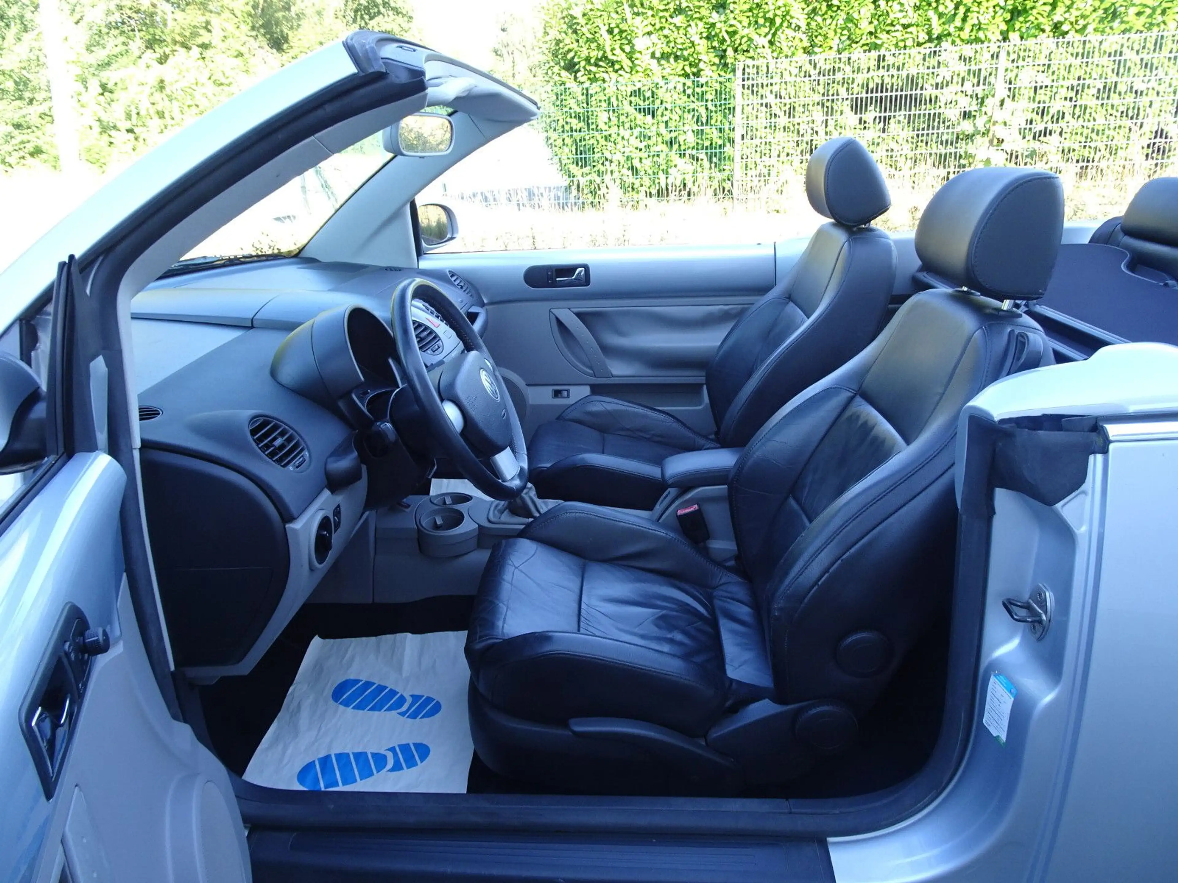 Volkswagen New Beetle 1.4 Cabriolet / Sitzheizgung / — photo 16
