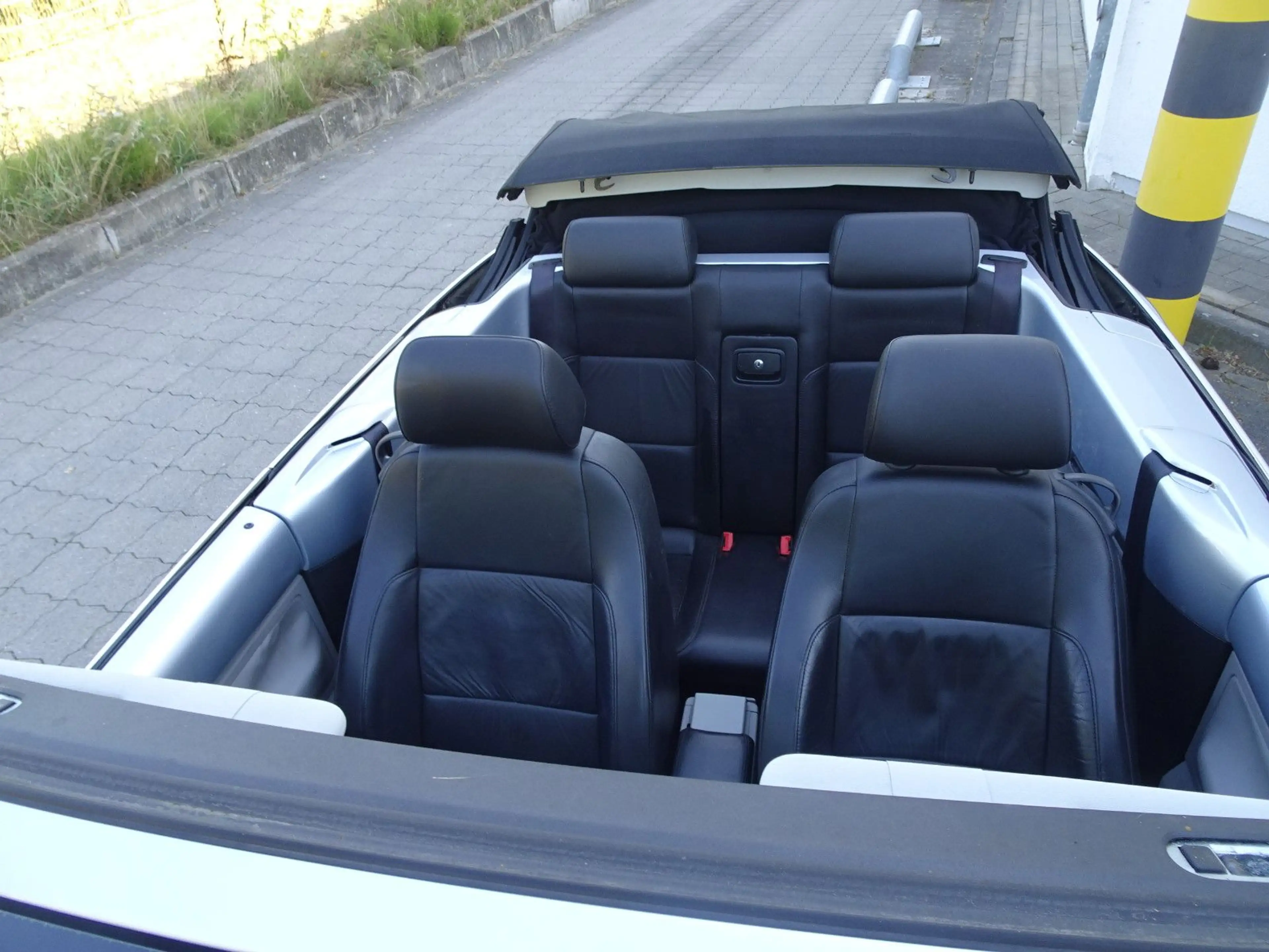 Volkswagen New Beetle 1.4 Cabriolet / Sitzheizgung / — photo 19