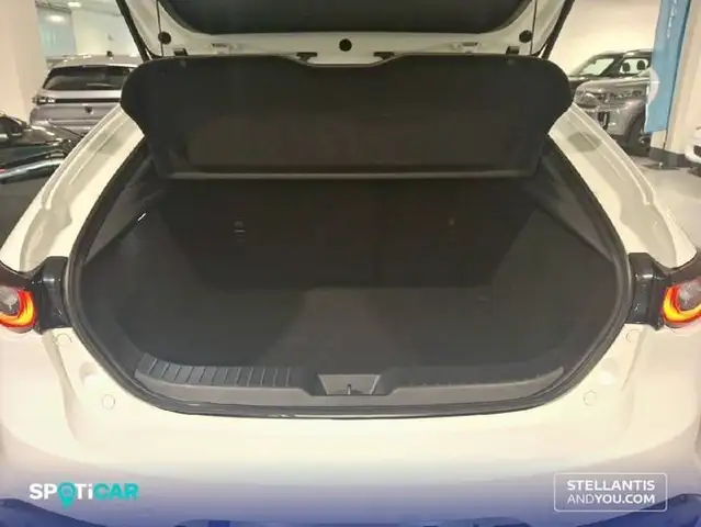 Mazda Mazda3 view 6