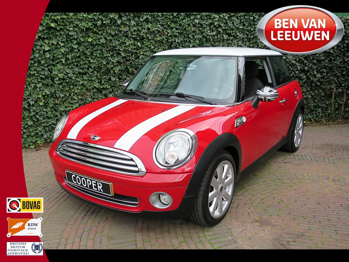 MINI Cooper 1.6 Business Line R56 NL-auto, airco en zeer goed Rood - 1
