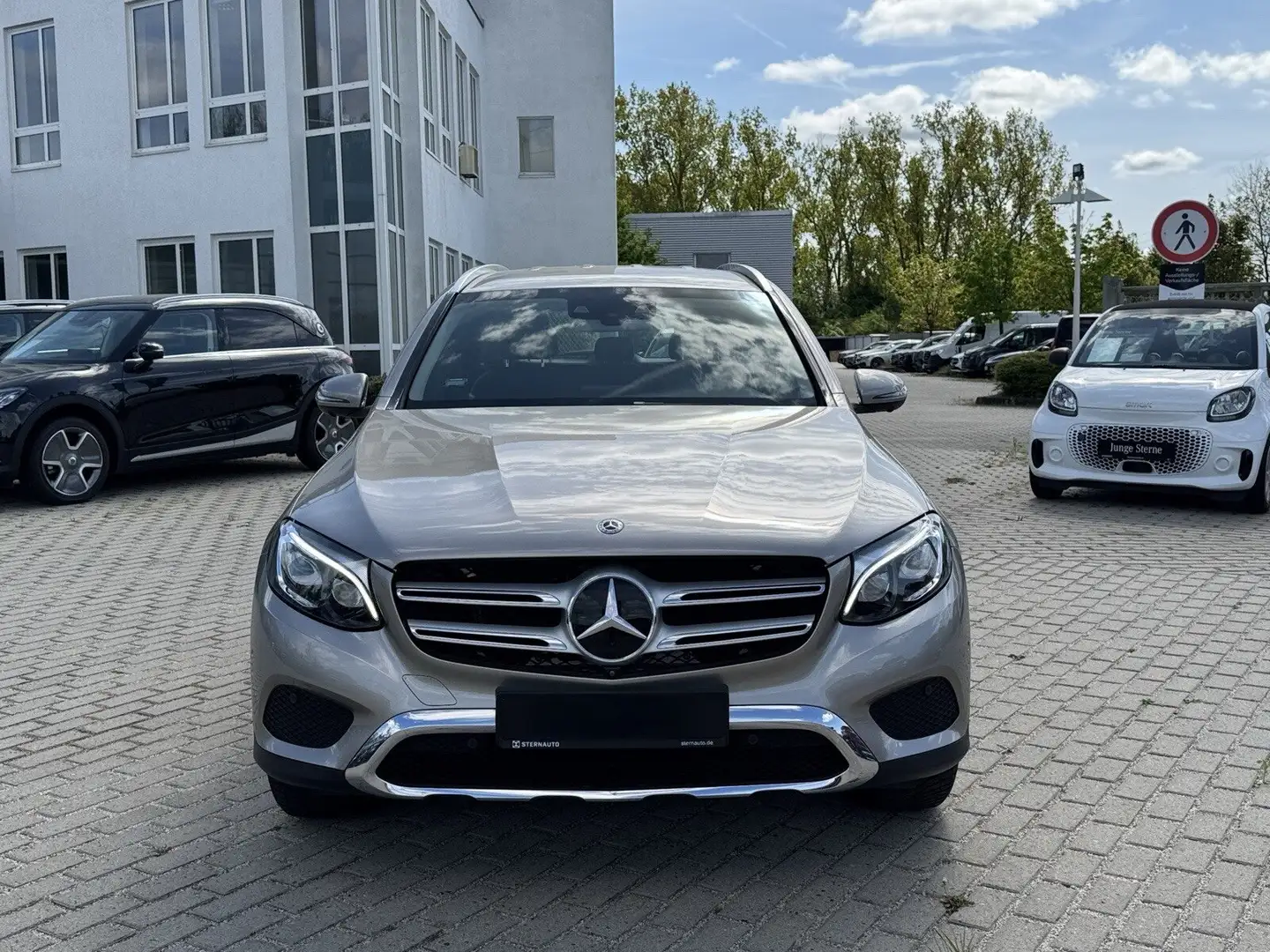 Mercedes-Benz GLC 250 GLC 250 4M EXCLUSIVE Exterieur Navi Distronic LED Zilver - 2