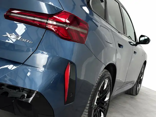 BMW X3 view 10