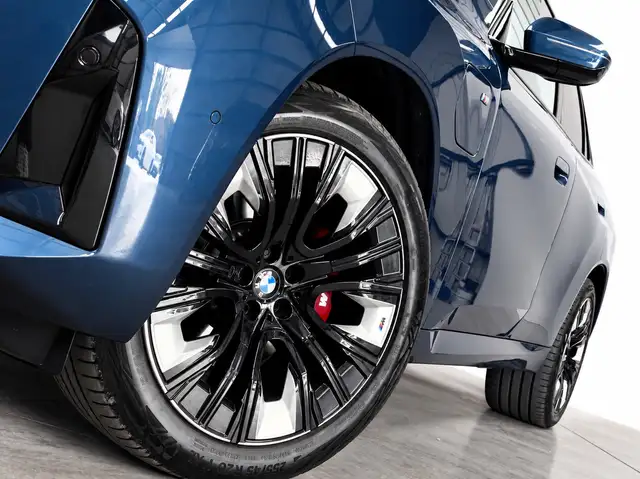 BMW X3 view 4