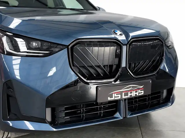 BMW X3 view 5