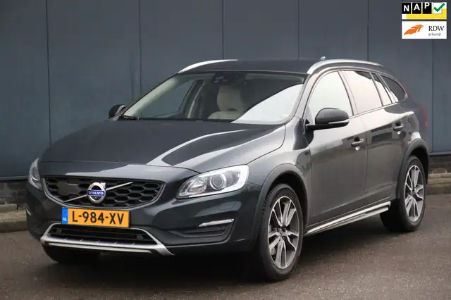Volvo V60 Cross Country 2.0 D4 Summum Xenon/Leer/Adaptive/Camera/Parkeerse