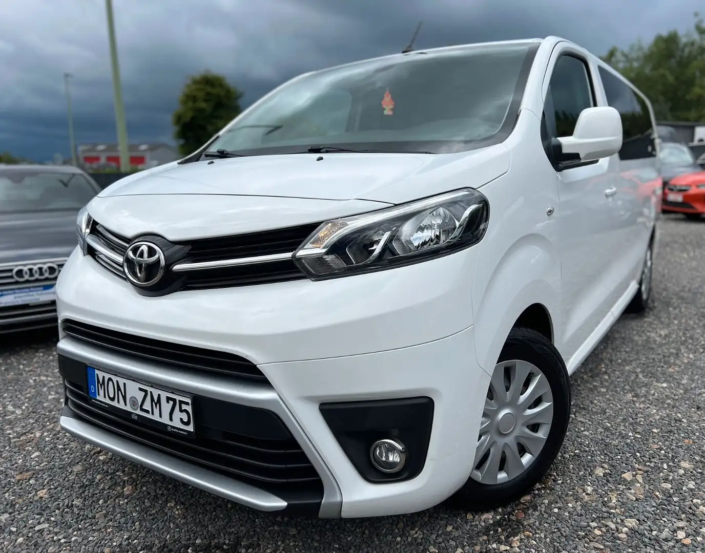 Toyota Proace PROACE VERSO L3-9 SITZE-PDC-KLIMA-SHZ Weiß - 1