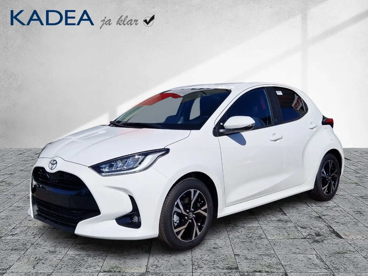 Toyota Yaris 1.5 Teamplayer Comfort Paket ACC+LED+SHZ Weiß - 2