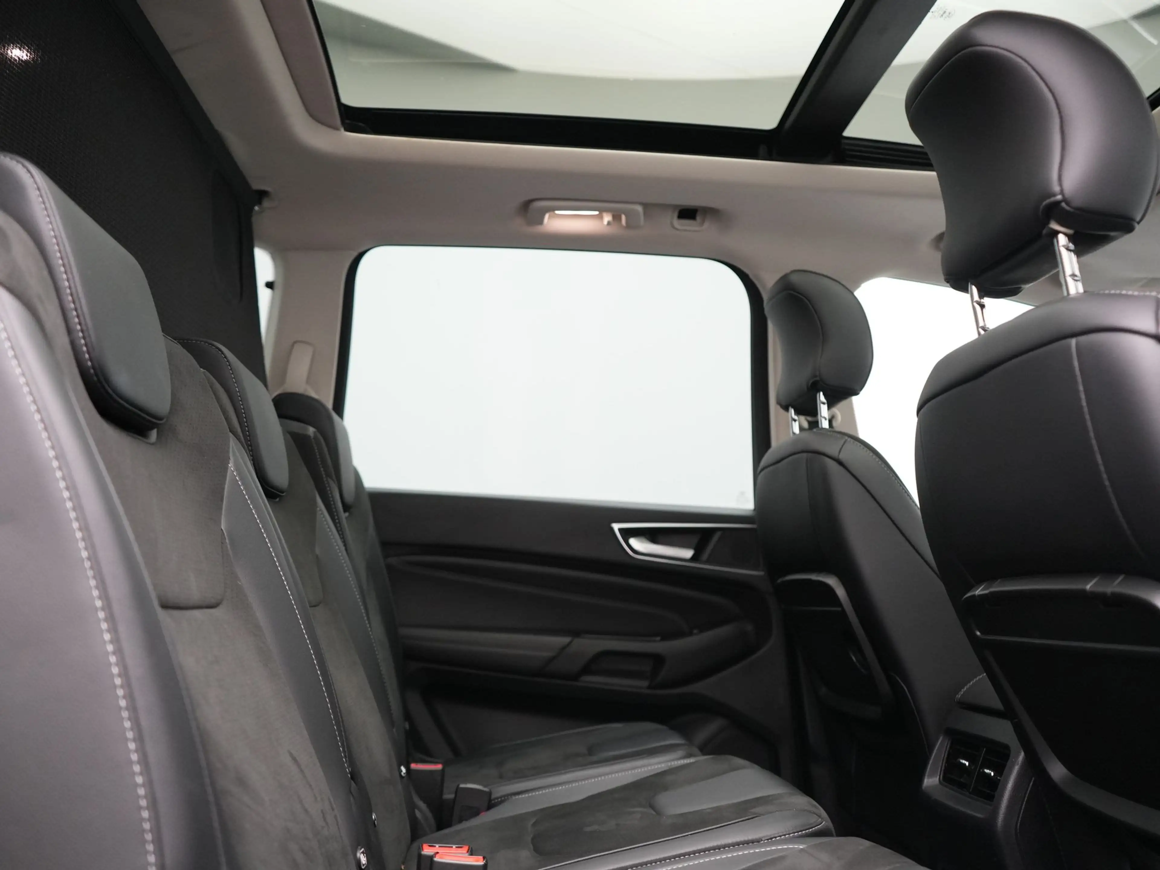 Ford Galaxy 2.0 Titanium Automaat 7 Persoons 241pk Dealer O.H. — photo 6