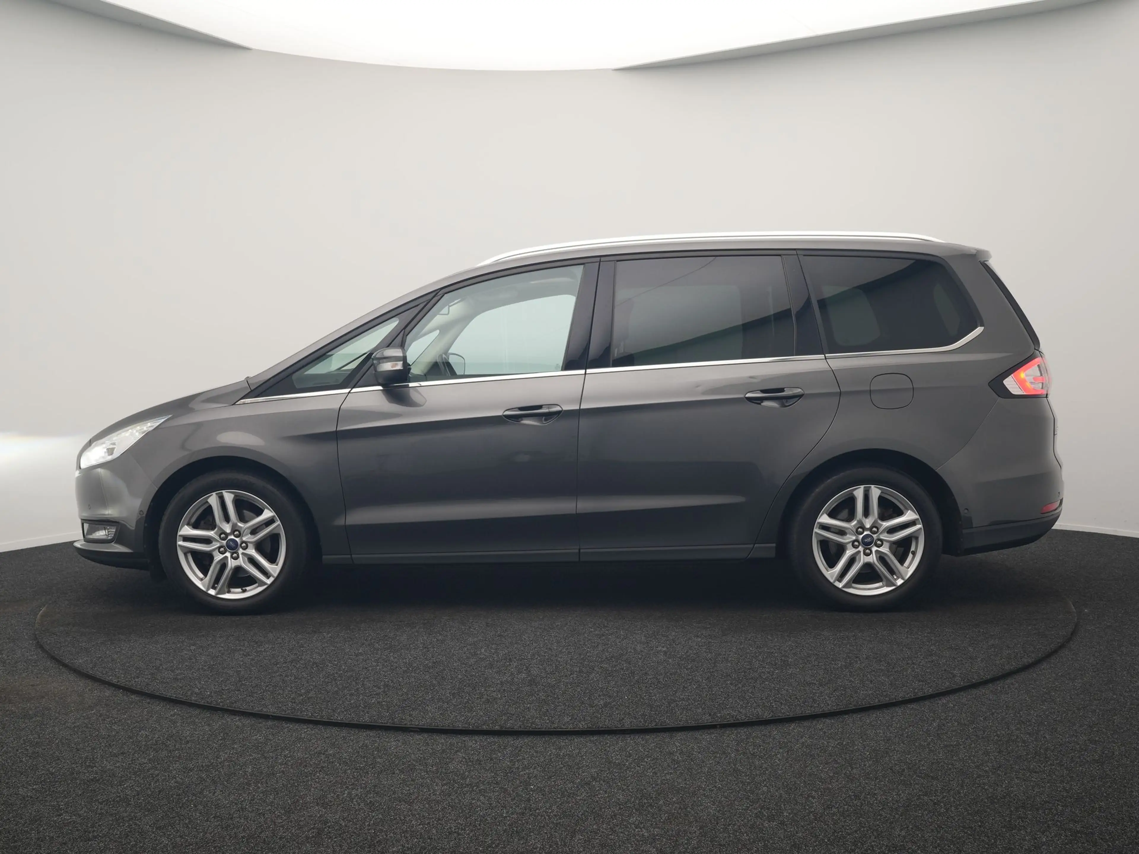 Ford Galaxy 2.0 Titanium Automaat 7 Persoons 241pk Dealer O.H. — photo 2