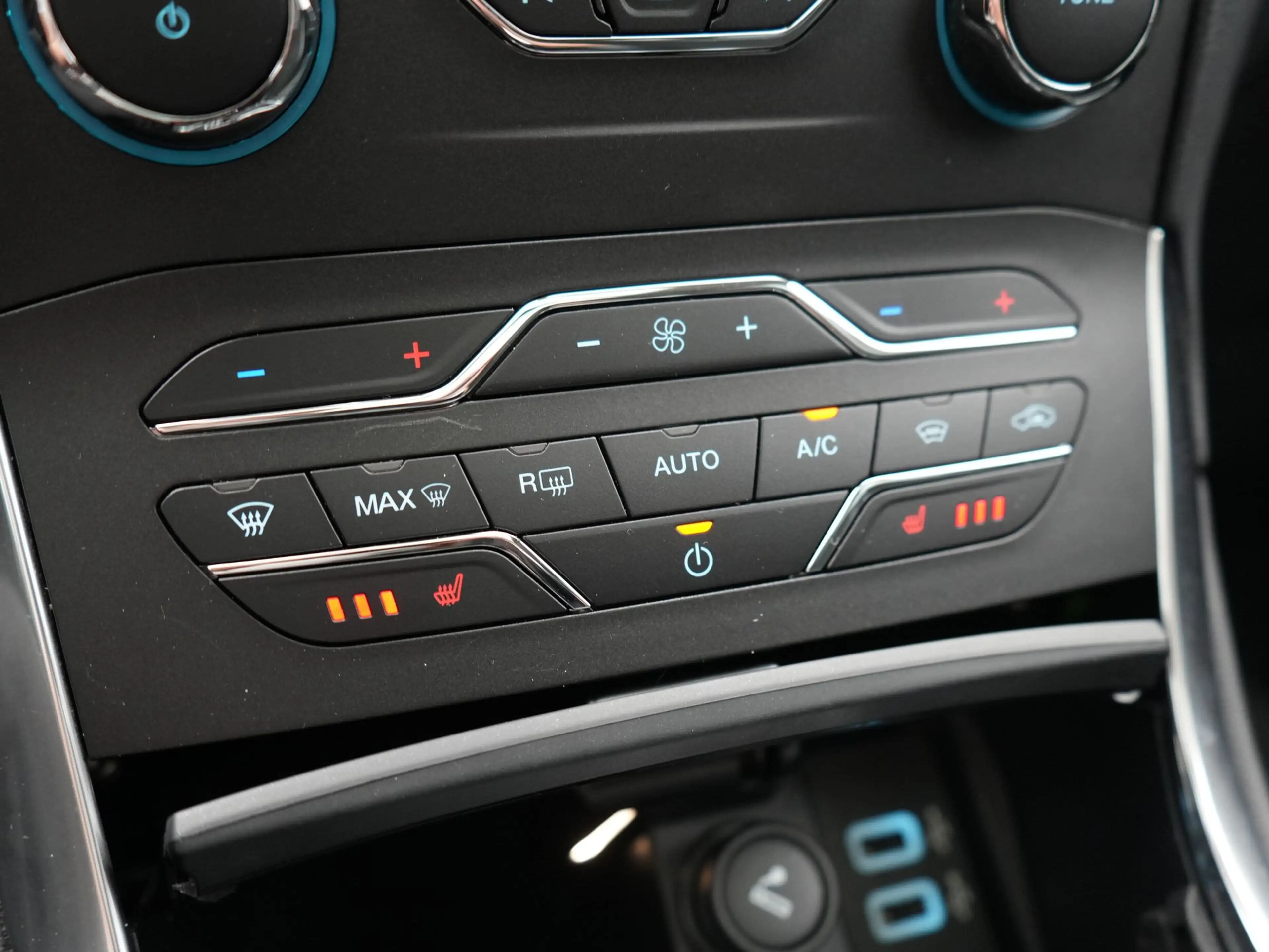 Ford Galaxy 2.0 Titanium Automaat 7 Persoons 241pk Dealer O.H. — photo 21