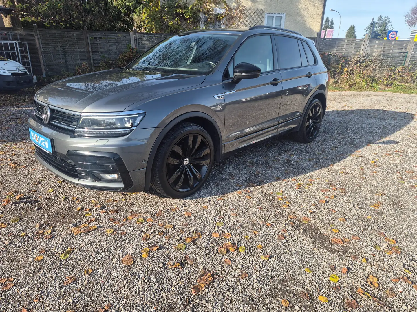 Volkswagen Tiguan R-line 2,0 TDI DSG 4Motion Grau - 1