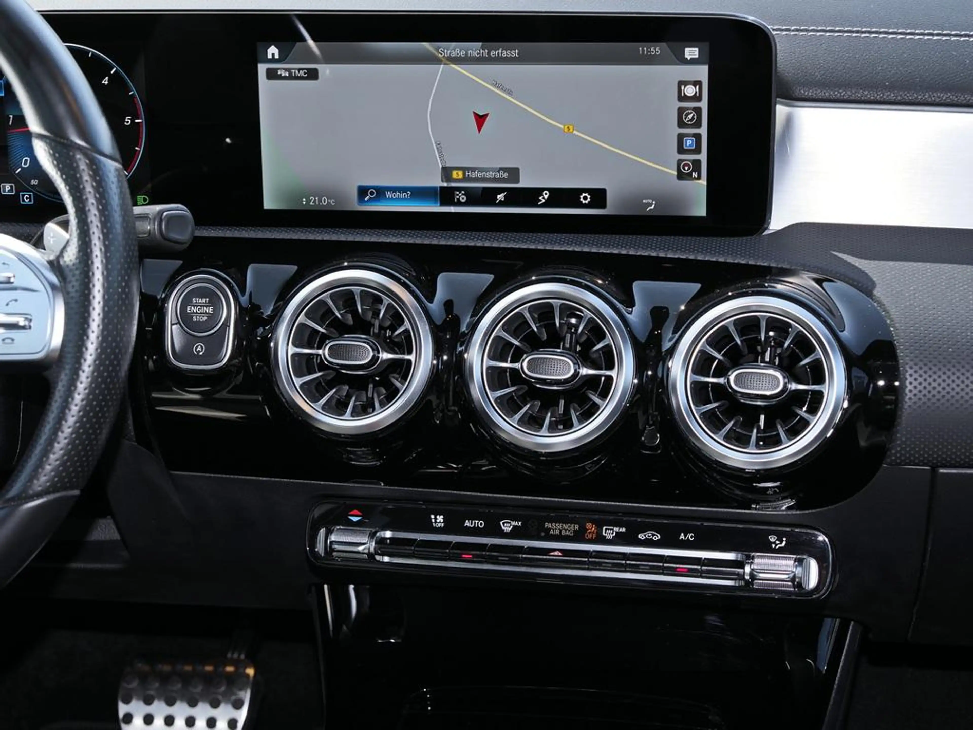 Mercedes-Benz A 220 d 4M AMG KAMERA PANO MBUX TEMPO NIGHT — photo 12