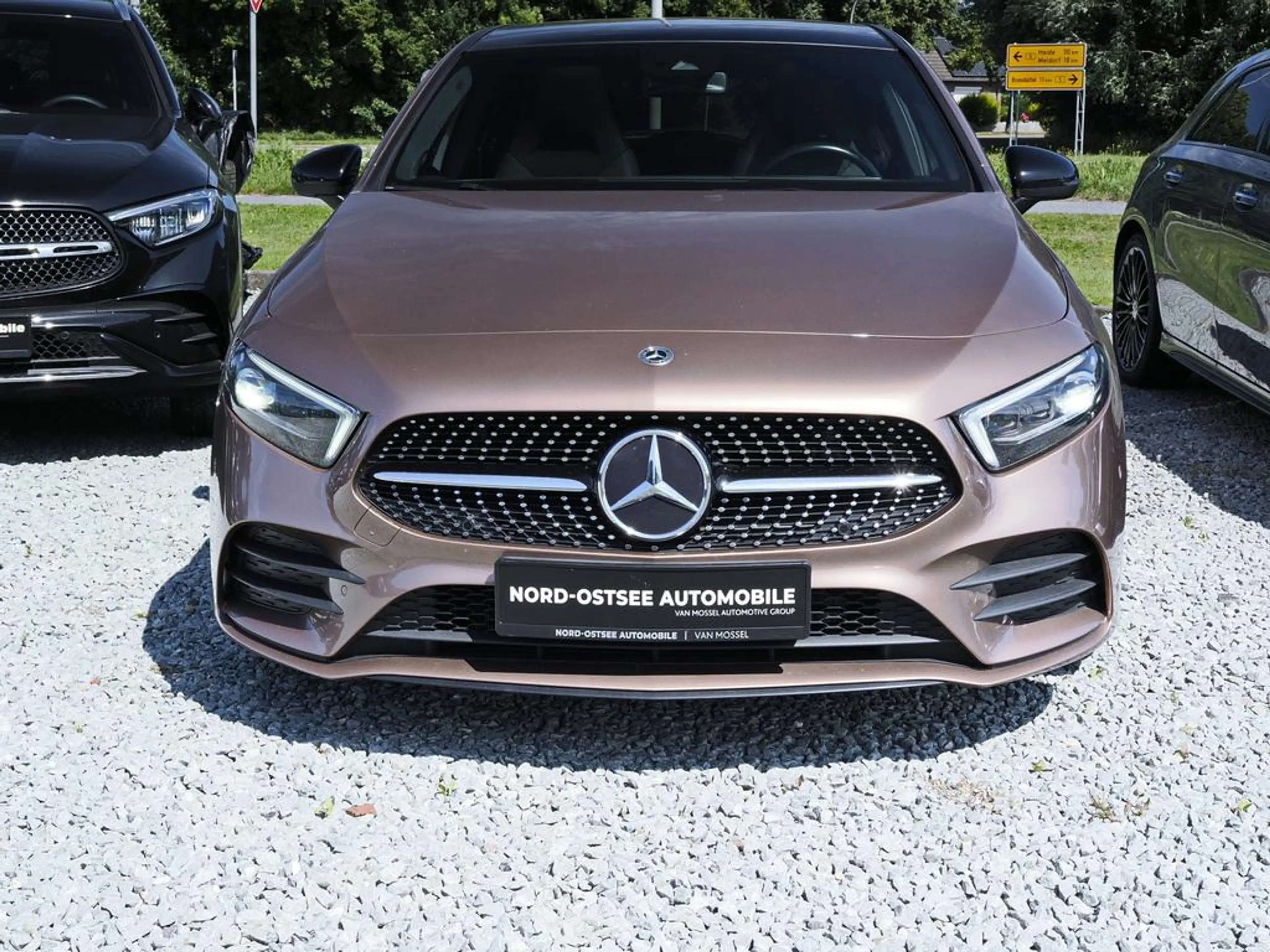 Mercedes-Benz A 220 d 4M AMG KAMERA PANO MBUX TEMPO NIGHT — photo 4