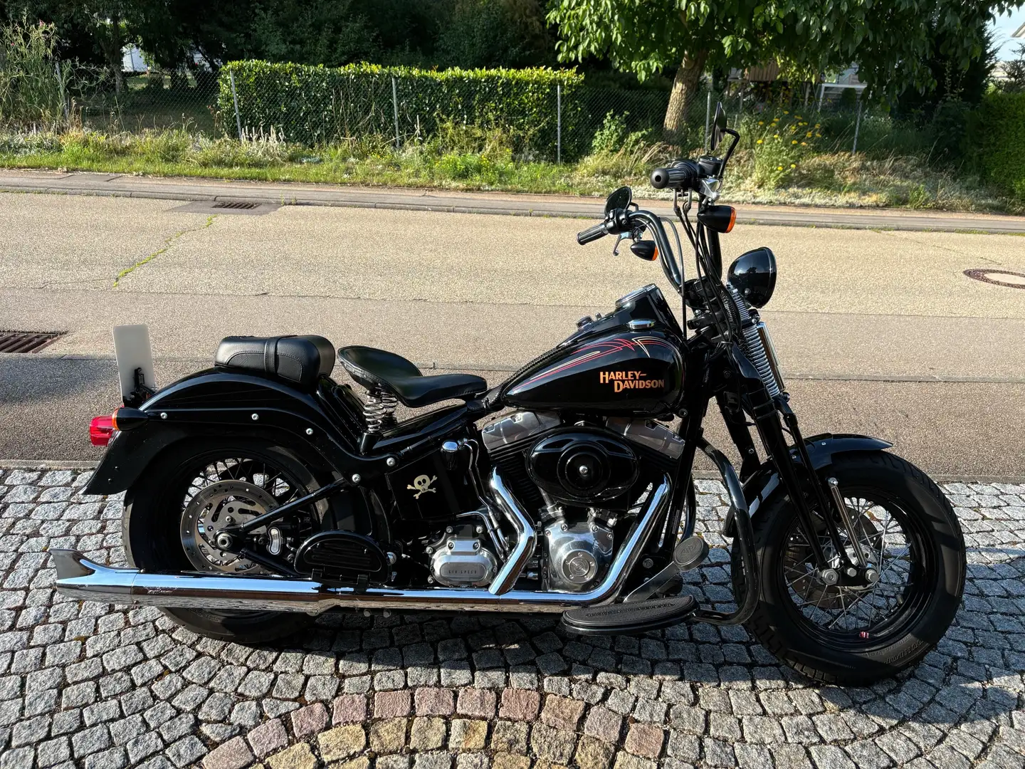 Harley-Davidson Softail Cross Bones FLSTSB Negro - 1