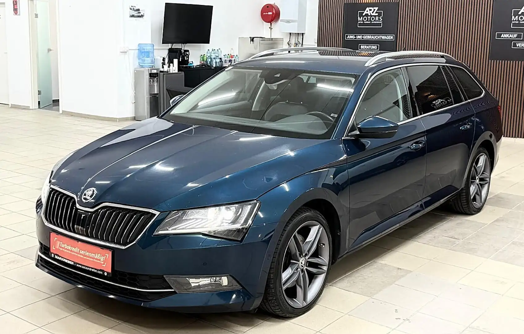 Skoda Superb Kombi 2,0 TDI Style DSG Blau - 1