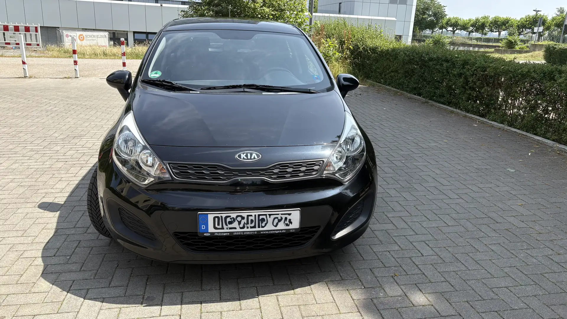 Kia Rio Edition 7 aus 1. Hand, nur 81.500km, TÜV bis 2027 Schwarz - 1