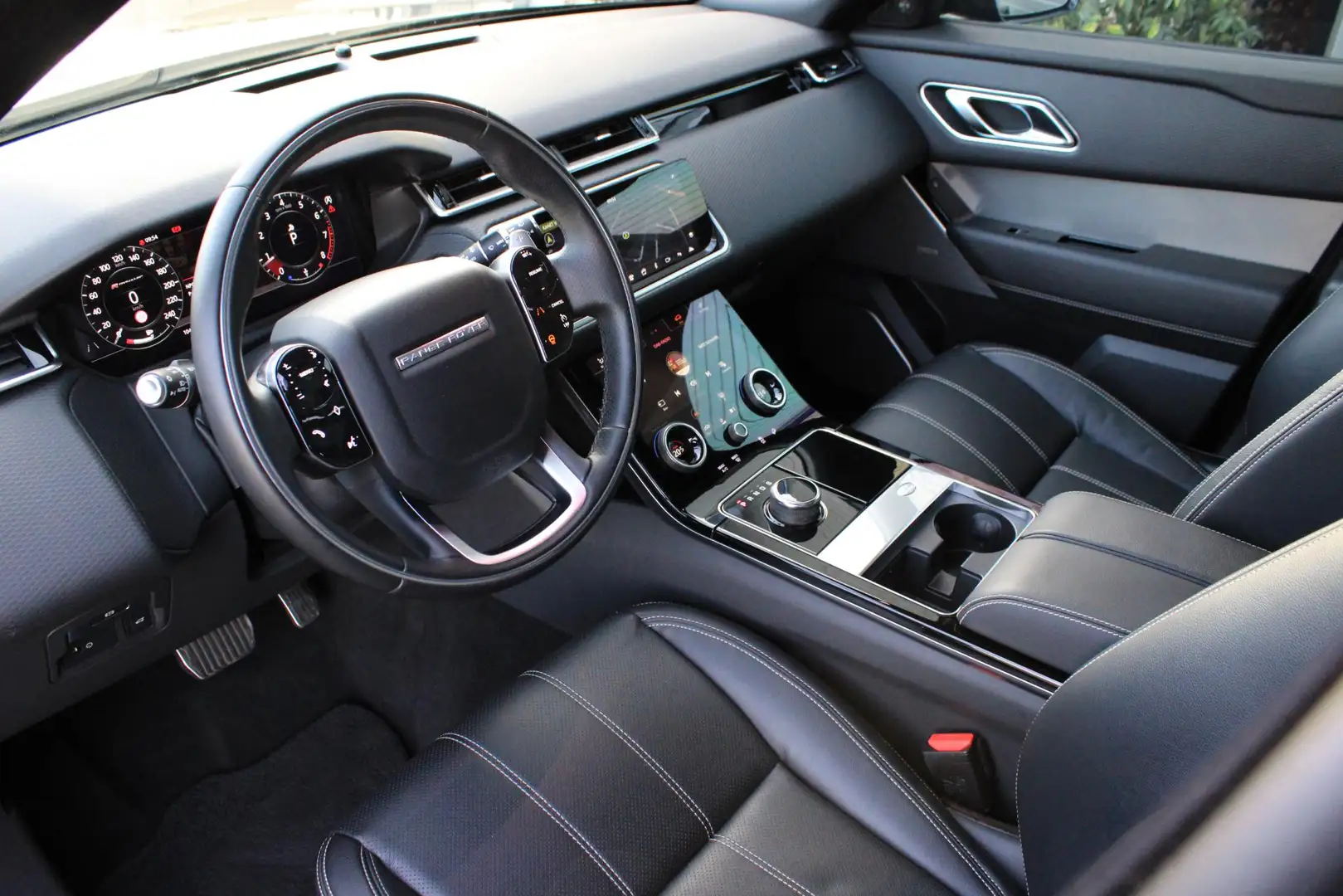 Land Rover Range Rover Velar 2.0 I4 Turbo AWD HSE 22” Vossen | Trekhaak | Pano Nero - 2