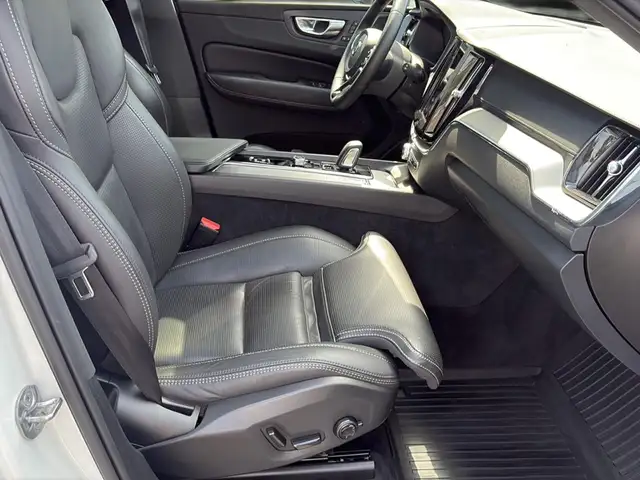 Volvo XC60 view 13