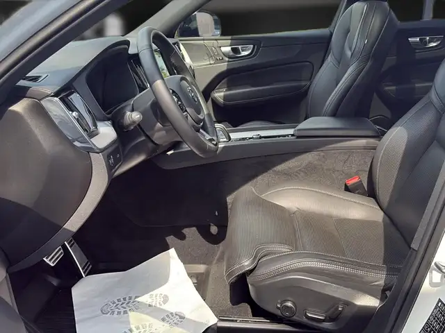 Volvo XC60 view 14