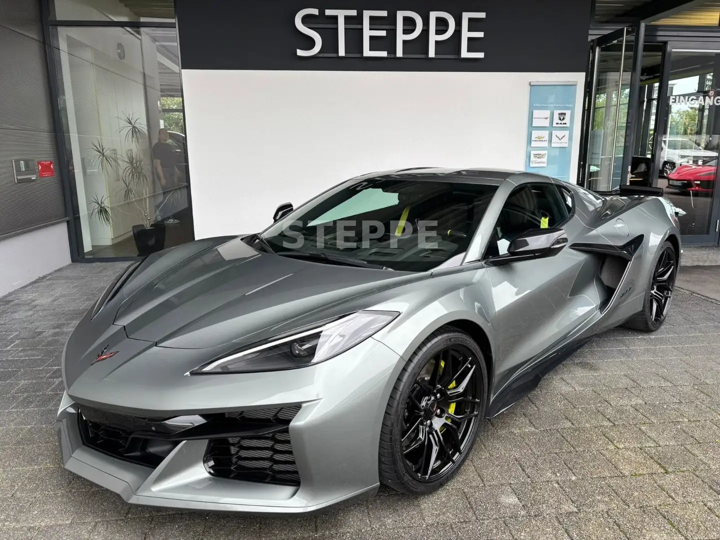 Corvette Z06 5,5V8 Coupe Europamodell 3LZ Gris - 1