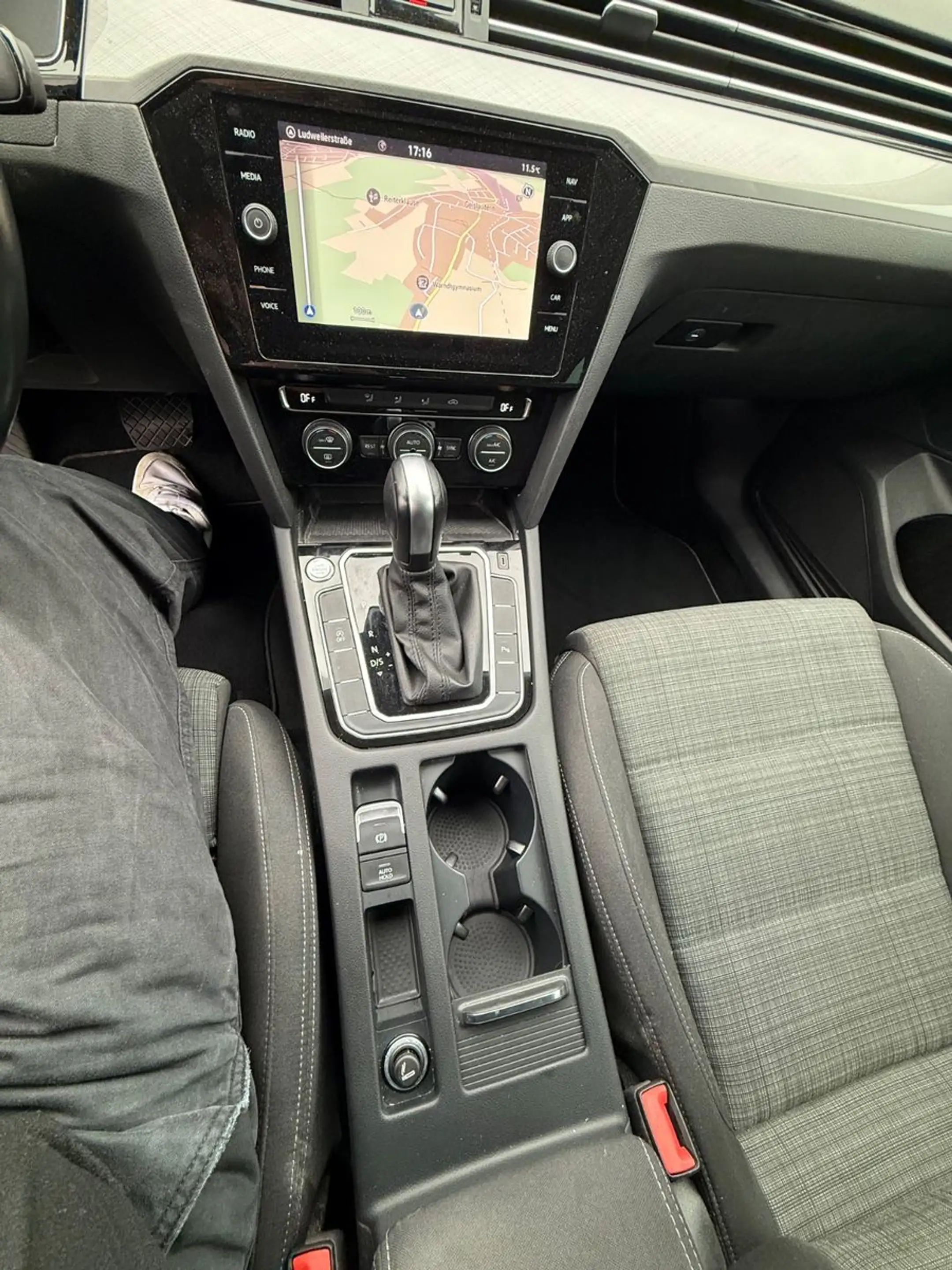 Volkswagen Passat Variant Business 1.5 TSI Automatik AHK — photo 11
