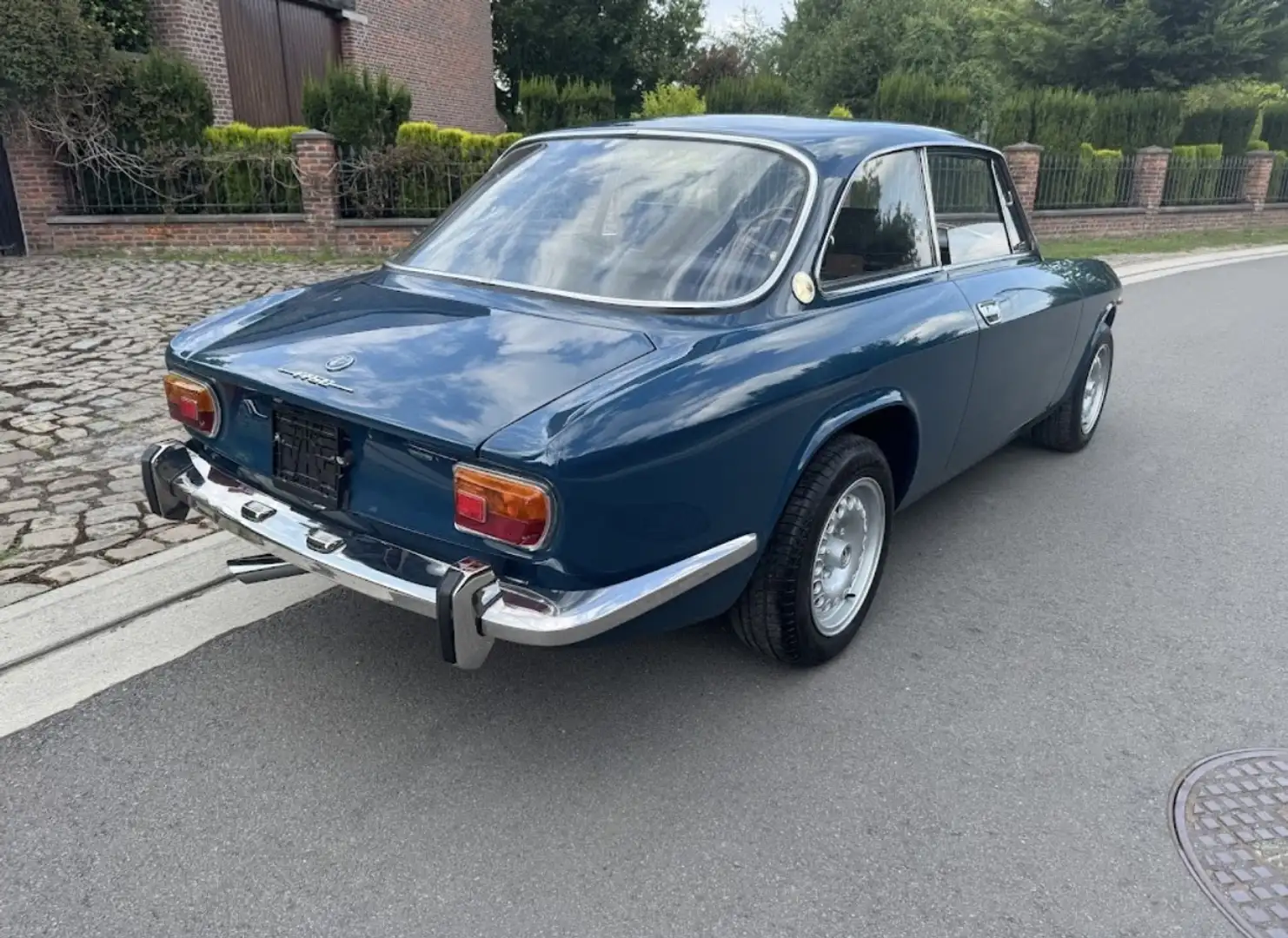 Alfa Romeo 1750 GT Veloce Modrá - 2