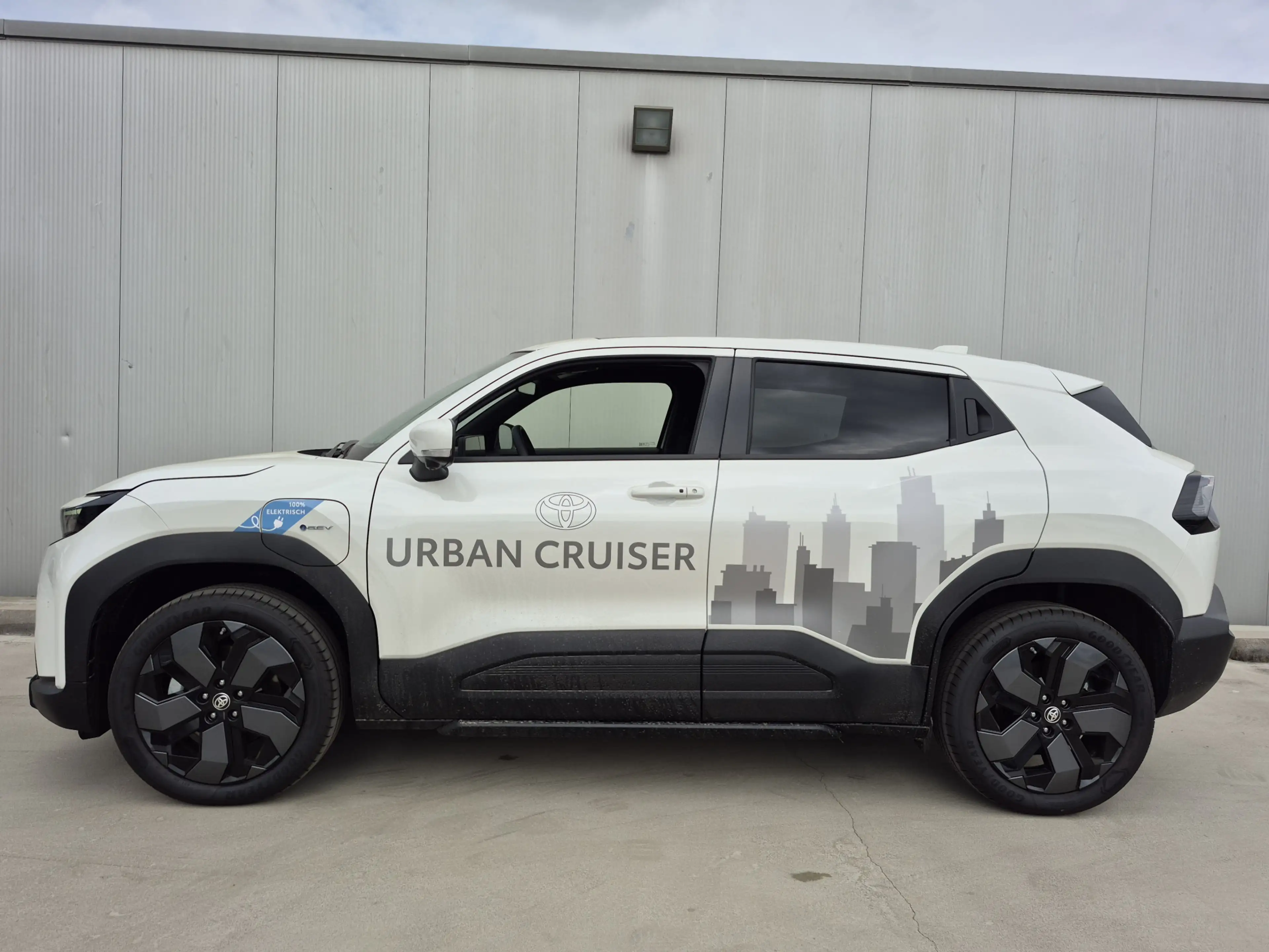 Toyota Urban Cruiser Executive 61 kWh Automaat | JBL | Navigatie | Stoe — photo 5
