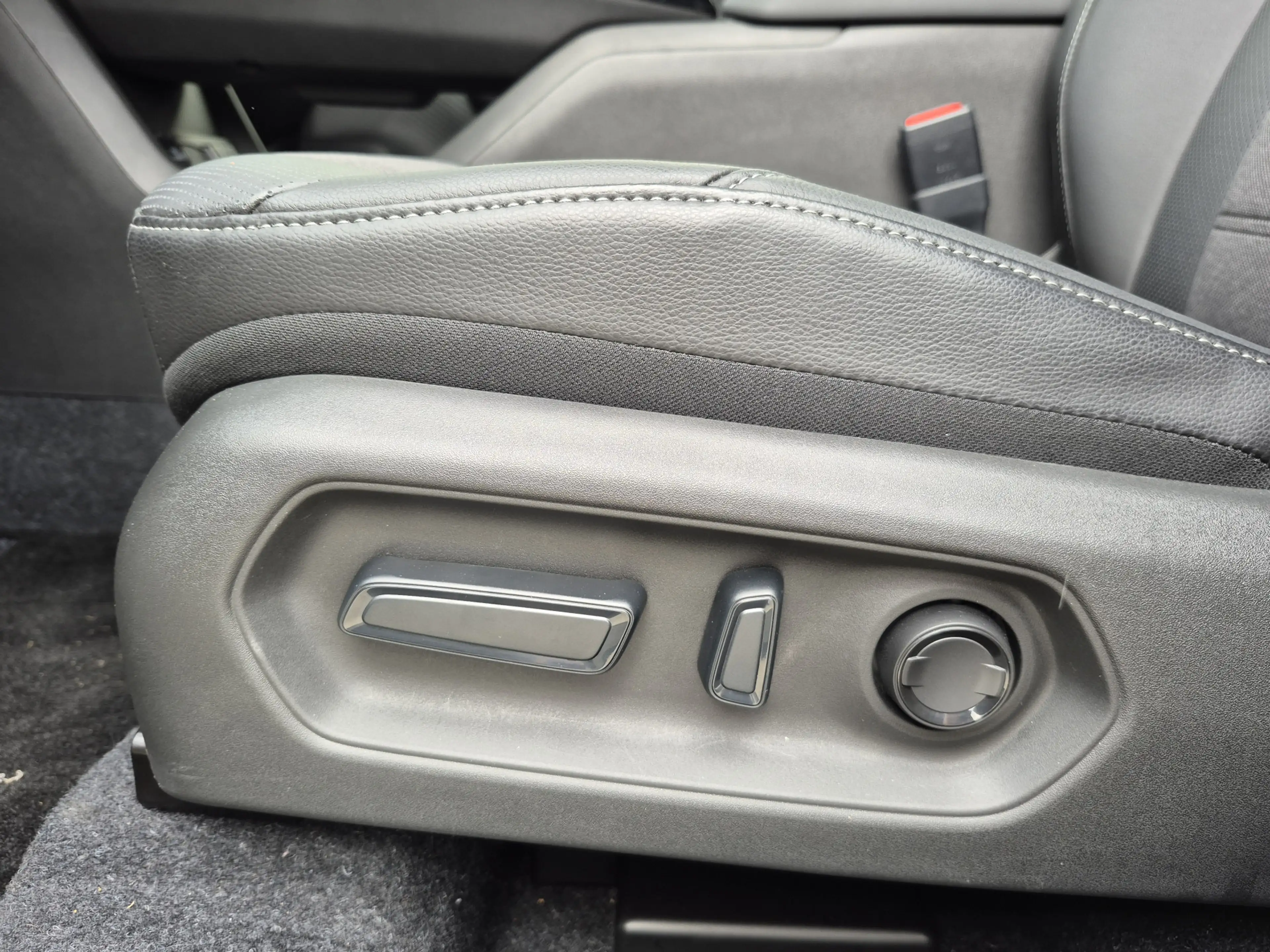 Toyota Urban Cruiser Executive 61 kWh Automaat | JBL | Navigatie | Stoe — photo 8