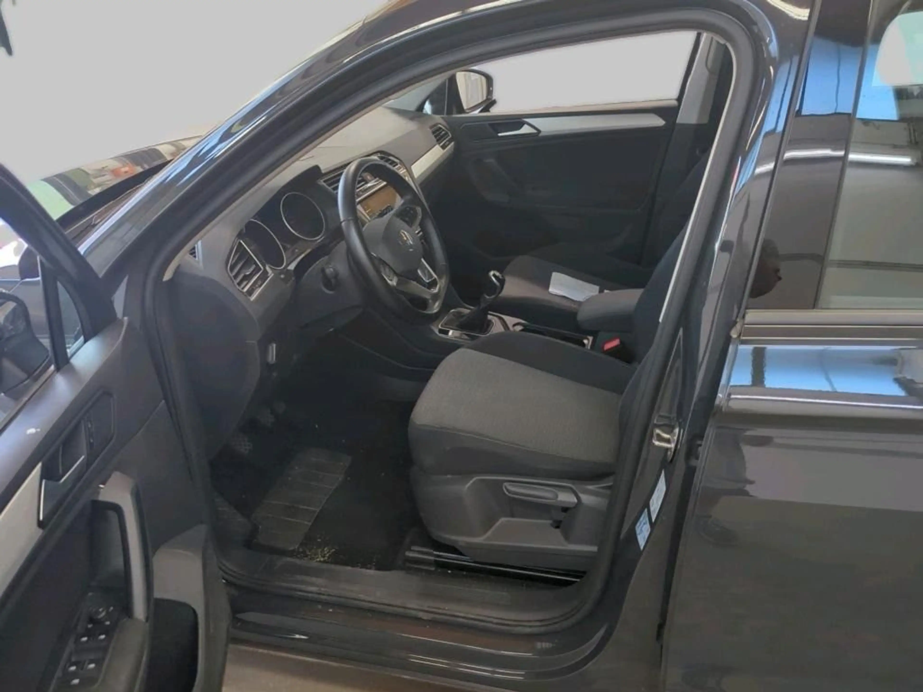 Volkswagen Tiguan 2.0 TDI | LED | Navi | ACC | SHZ — photo 14