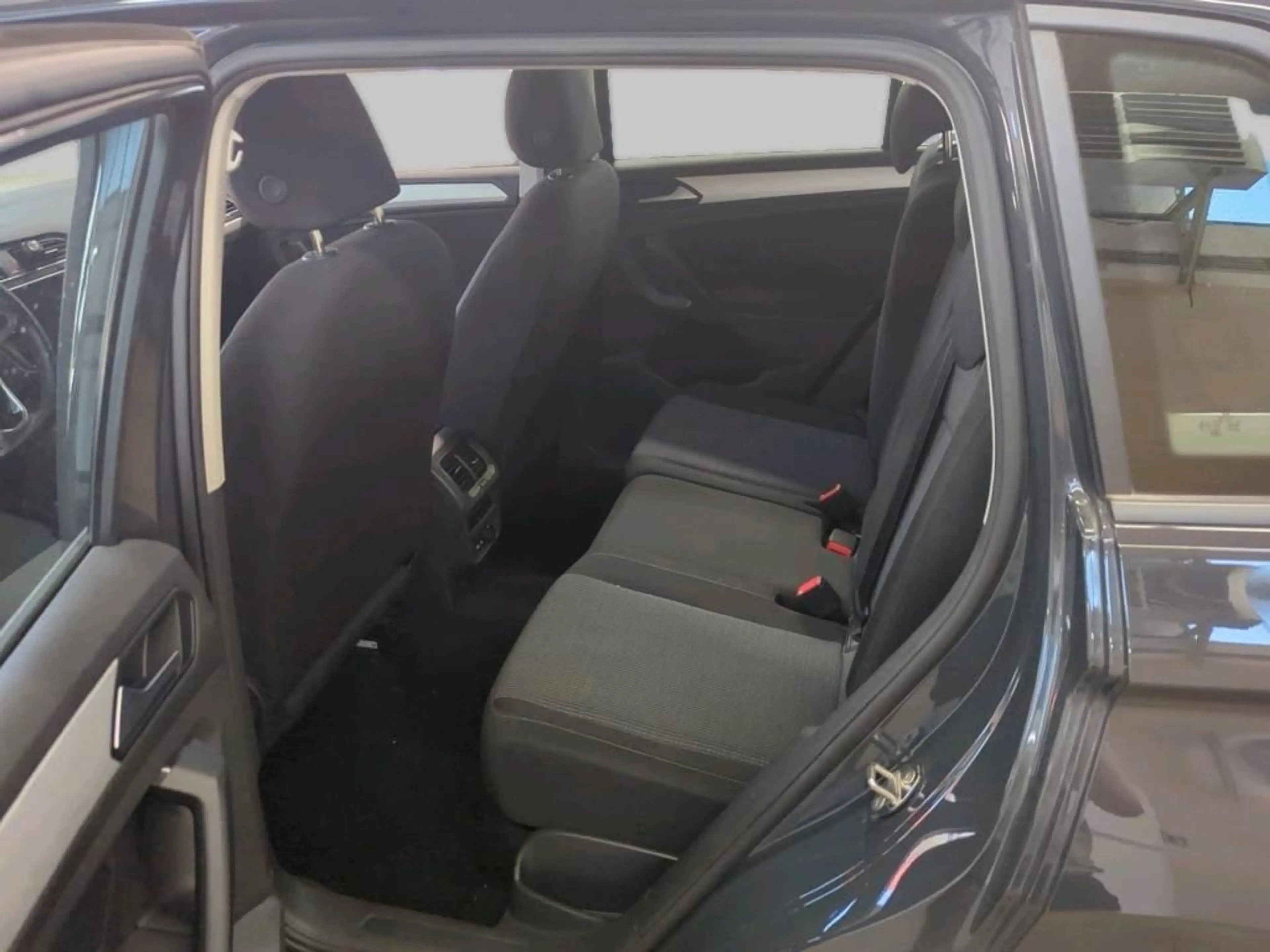 Volkswagen Tiguan 2.0 TDI | LED | Navi | ACC | SHZ — photo 12