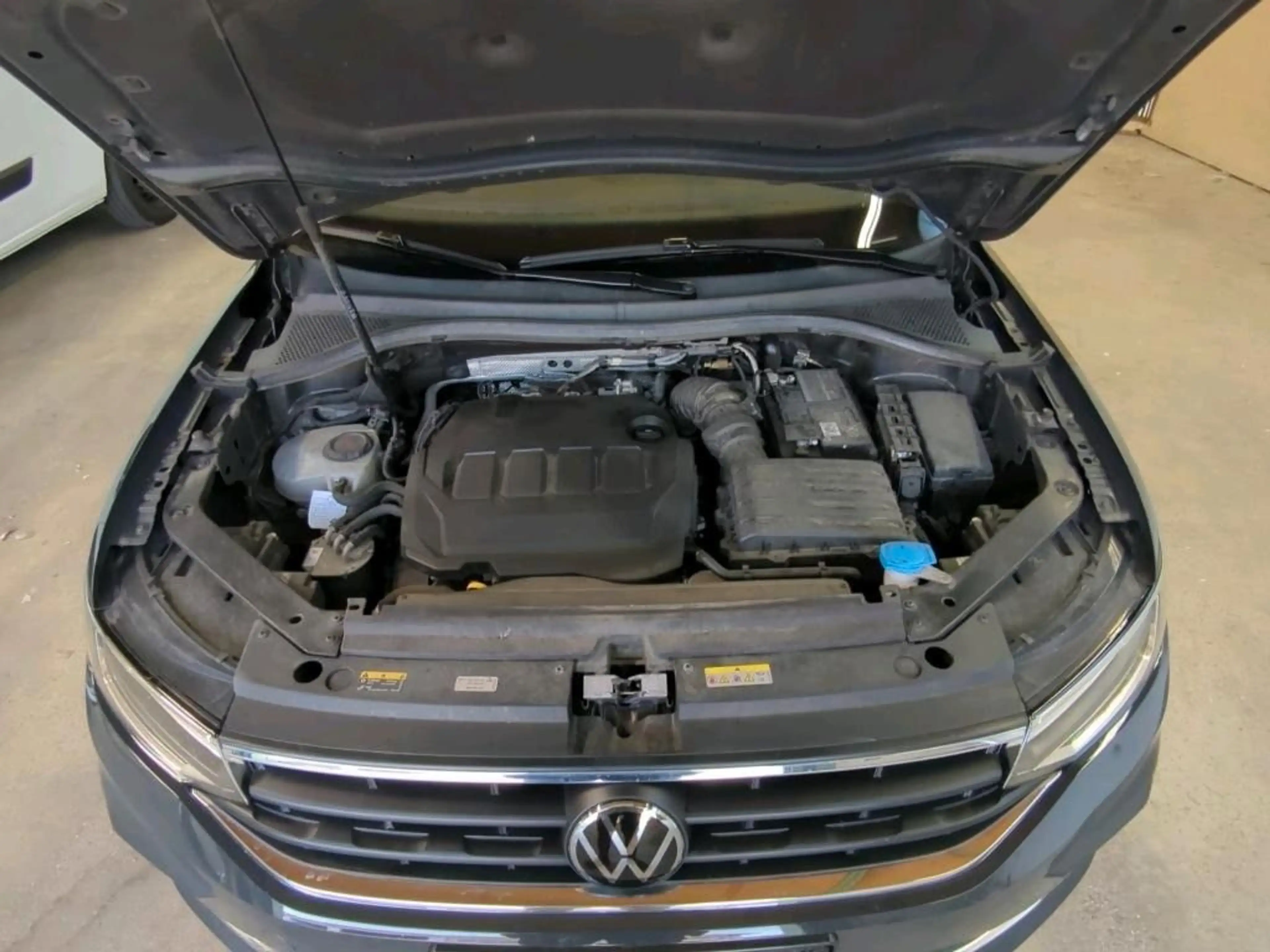 Volkswagen Tiguan 2.0 TDI | LED | Navi | ACC | SHZ — photo 6