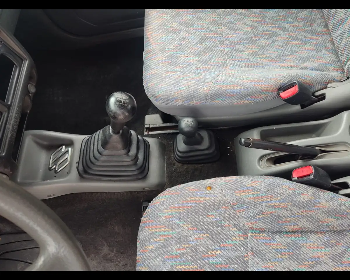 Suzuki Jimny 1.3i 16V cat 4WD JLX, foto 6