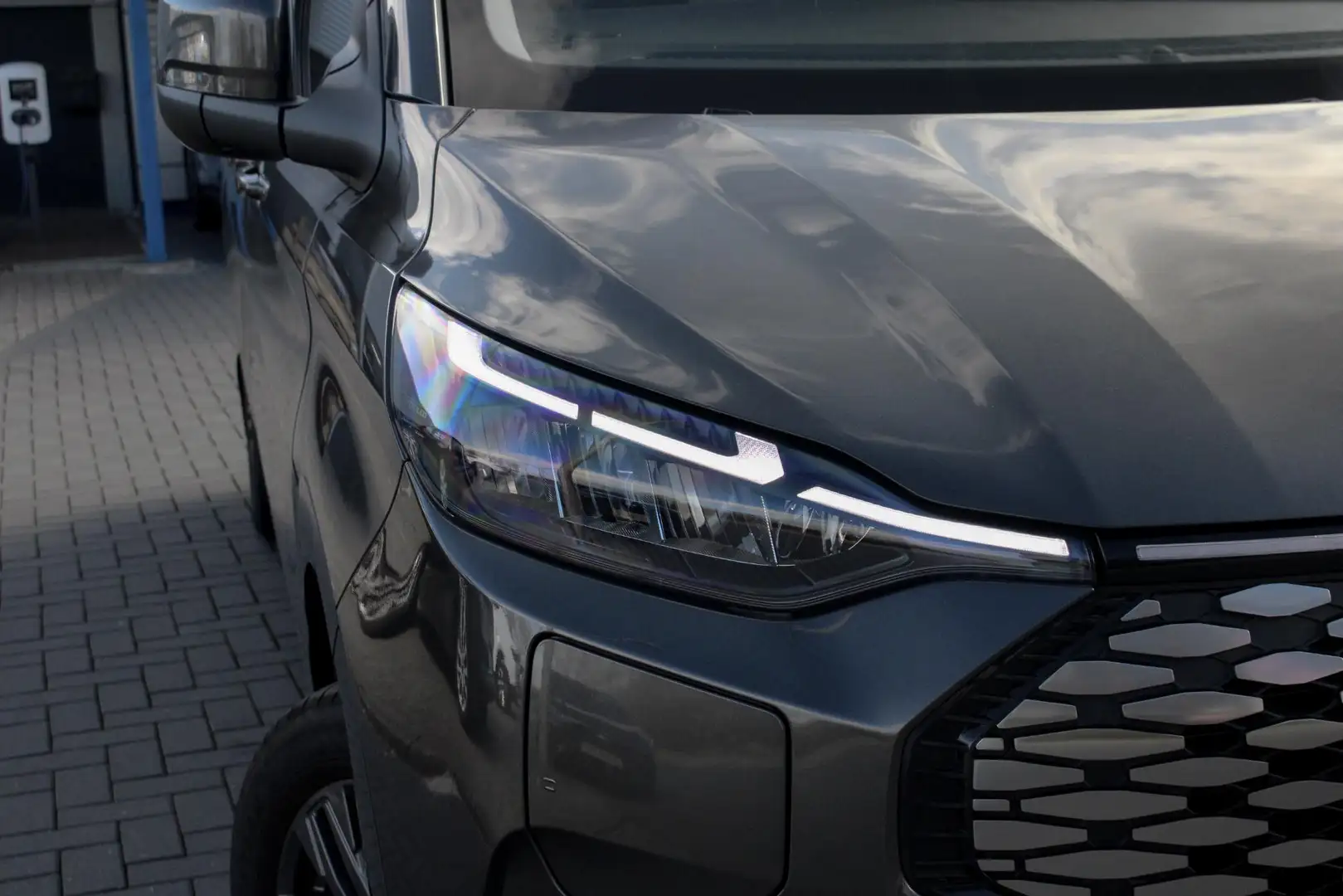 Ford E-Transit Cust. 320 L2H1 Limited 65 kWh 218pk | VOORRAAD | I Gri - 2
