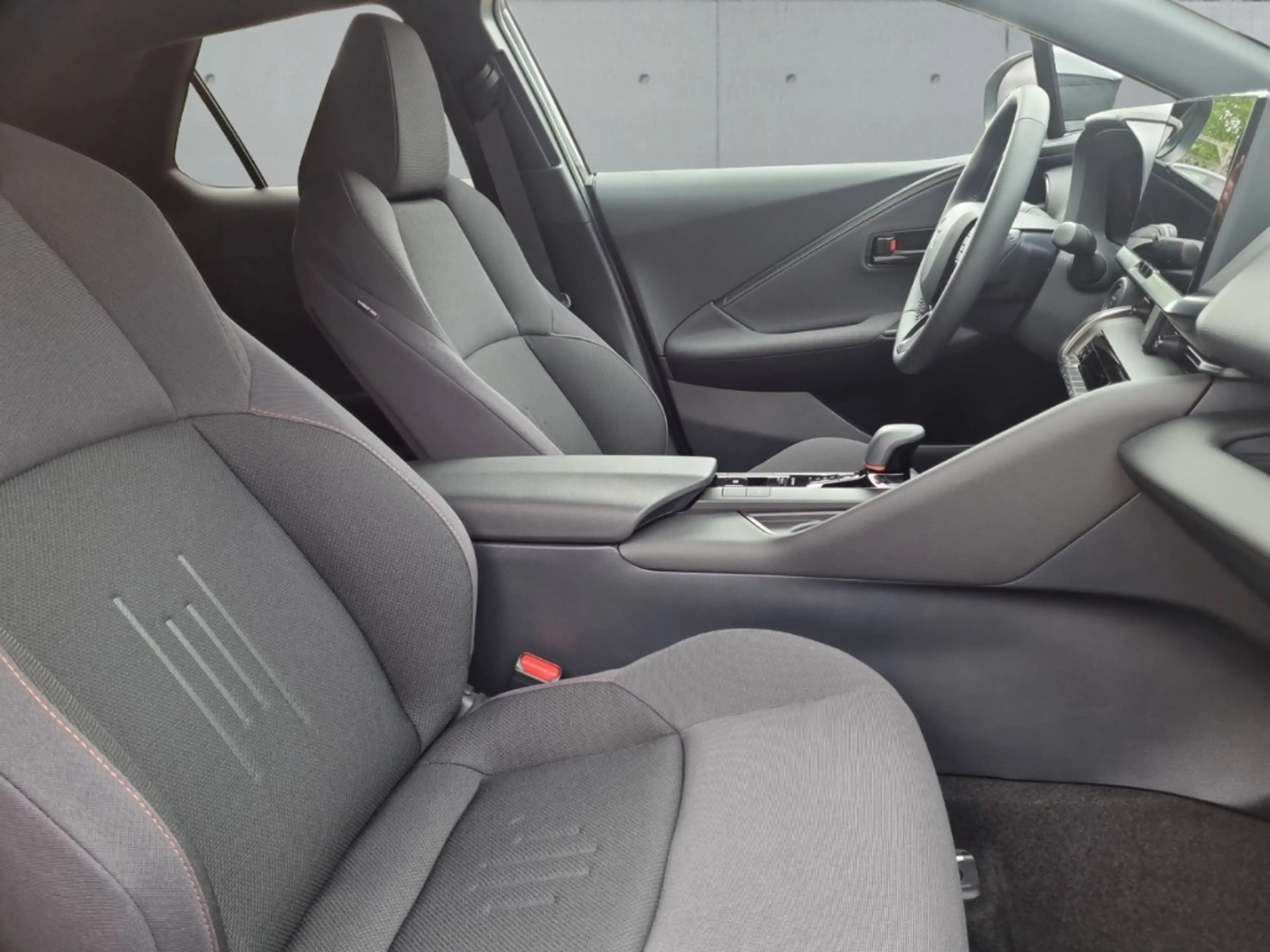 Toyota C-HR Hybrid 1,8 Team*LED*ACC*CAM*PDC*SHZ*LHZ*NAV* — photo 9