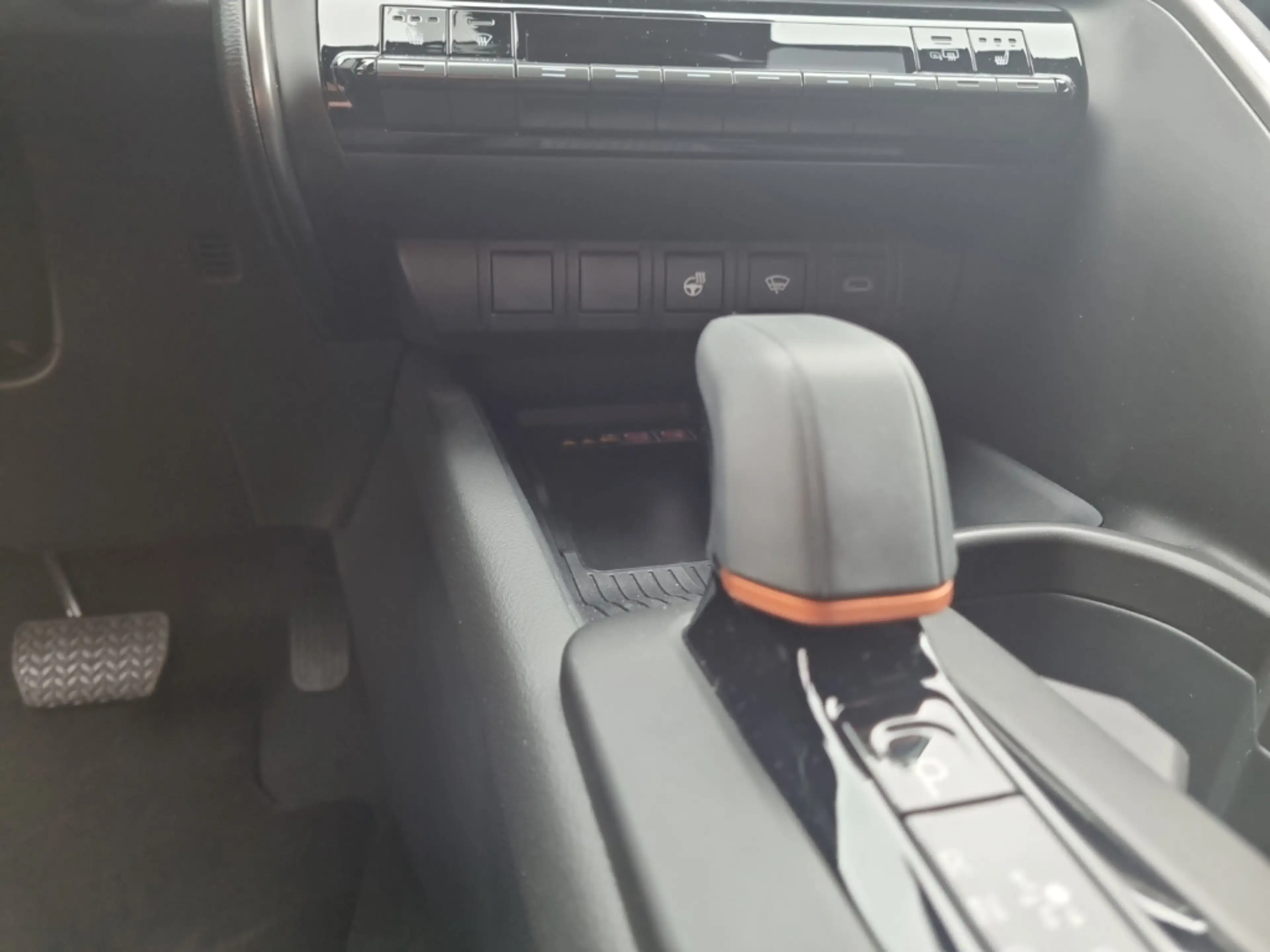 Toyota C-HR Hybrid 1,8 Team*LED*ACC*CAM*PDC*SHZ*LHZ*NAV* — photo 14